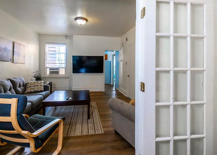 Stylish - 2 Queen Bed - Easy Hospital Access Apartment Pittsburgh